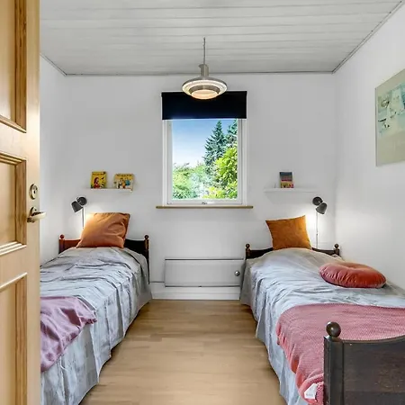 4 Bedroom Gorgeous In * Hejls
